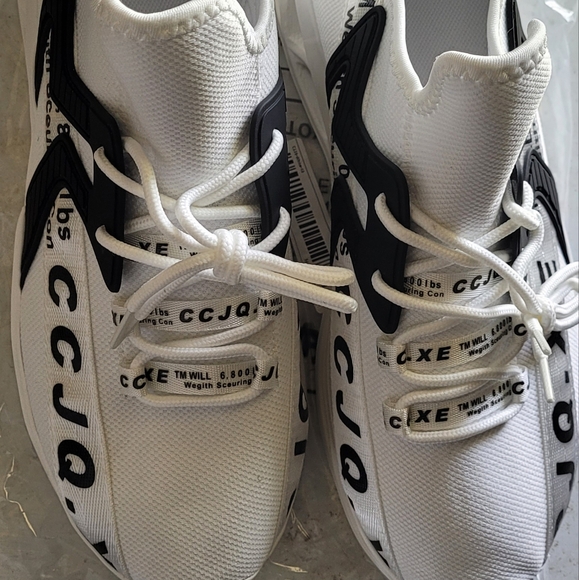 White Stylish Running Shoes - Picture 3 of 4